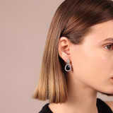 Orecchini Pendenti in Argento 925 Texture Sirena con Pietra Naturale Spinello Nero e Pavé