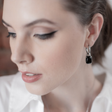 Boucles d'oreilles créoles texture sirène avec pendentif spinelle noir