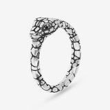 Bague texturée avec serpent et spinelle noir