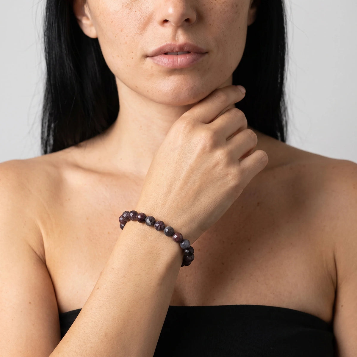 Bracciale con Sfere di Pietra Naturale Sfaccetate e Chiusura Texture in Argento 925