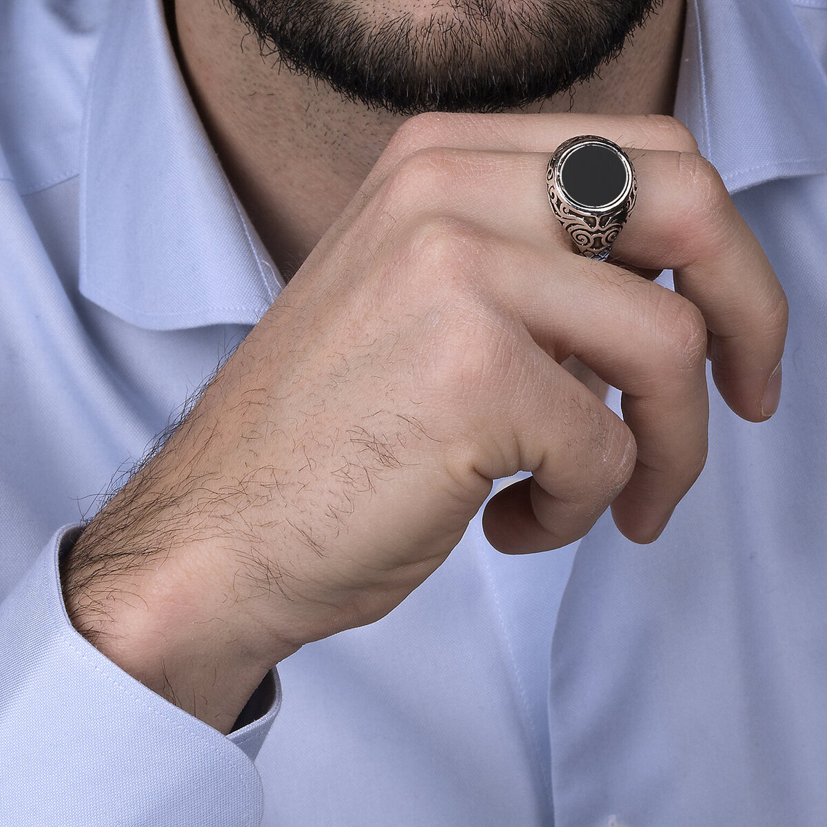 Anello Chevalier Tribale Texture Sirena con Onice Nero in Argento 925