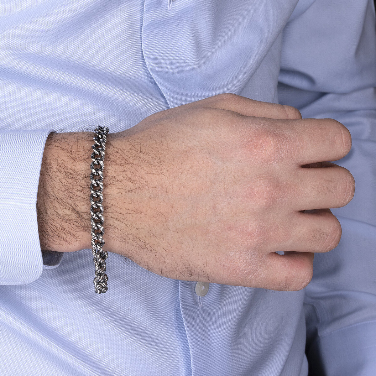 Bracciale con Catena Grumetta e Texture Rigata in Argento 925