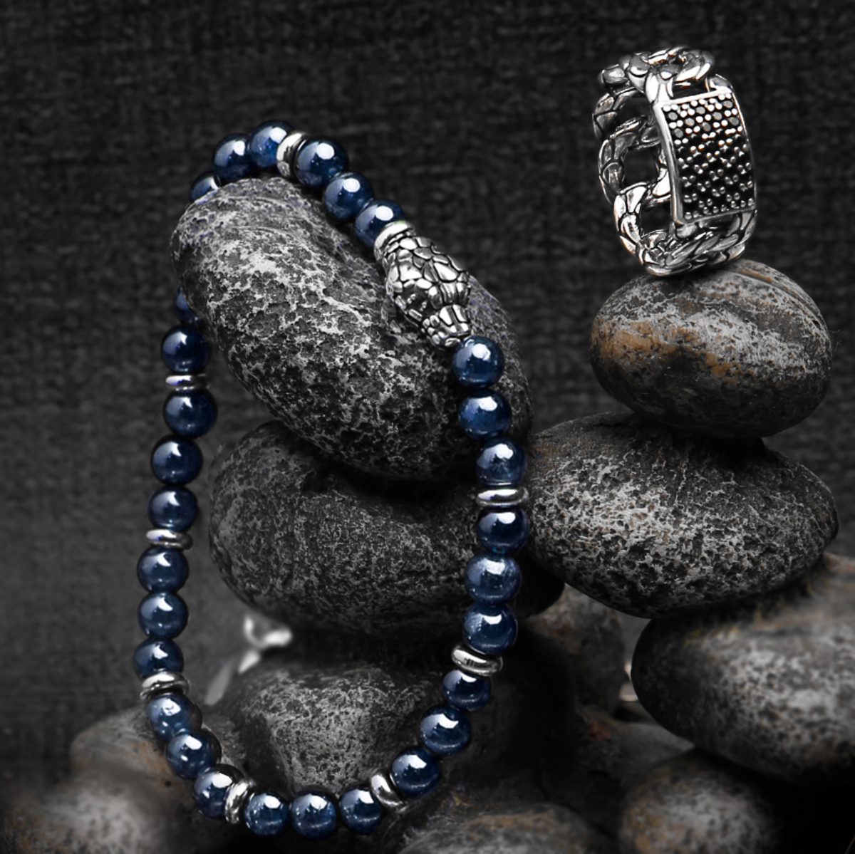 Bracciale Elastico con Pietre Naturali ed Elemento Testa Serpente in Argento 925