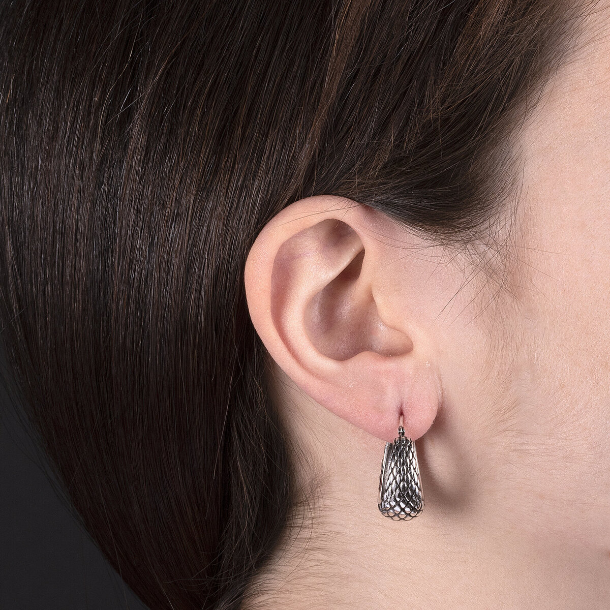 Orecchini a Cerchio Texture Drago in Argento 925