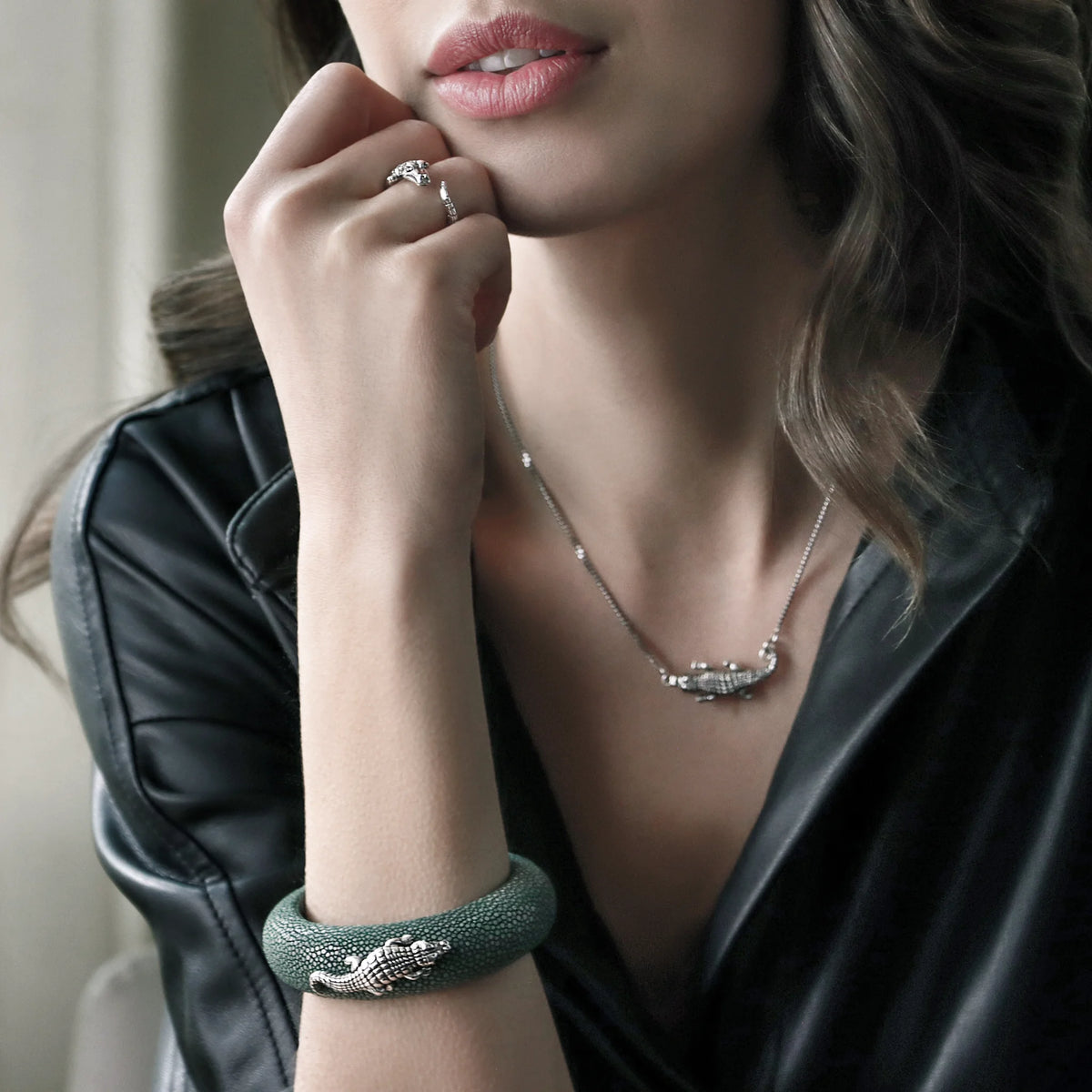 Rigid Bracelet with Crocodile
