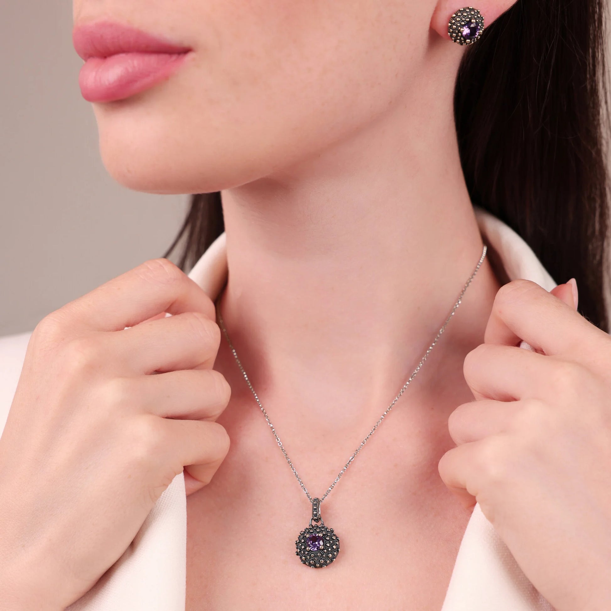 Collana in Argento 925 placcato Rutenio con Pendente Texture Riccio di Mare e Pietra
